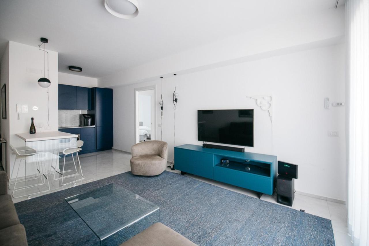 Art By Holidays Apartment